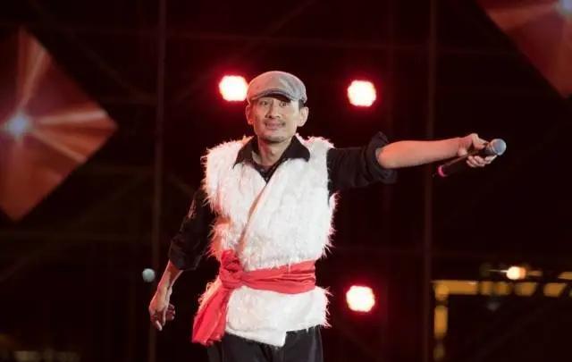 被迫“吃软饭”,最后丧失自我,变成雌鱼的一个器官?...