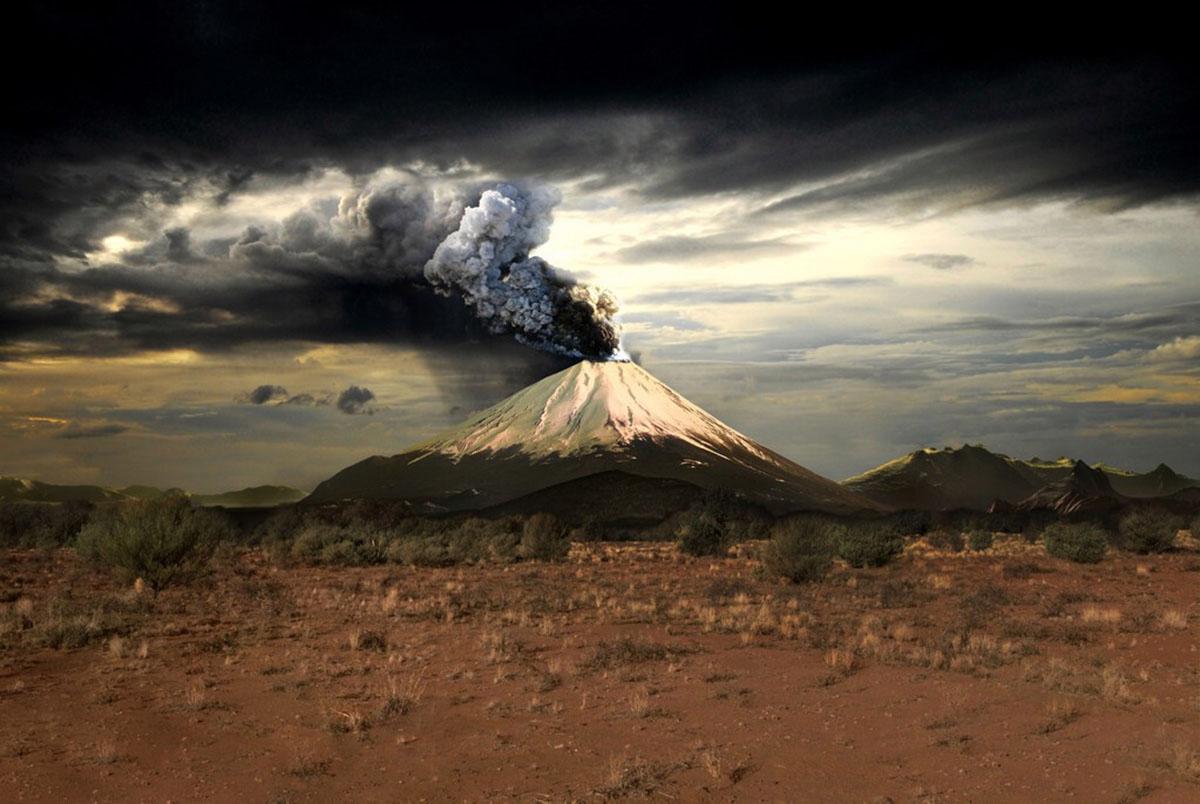 日火山喷发直冲3400米，喷火口增6倍富士山何时喷...