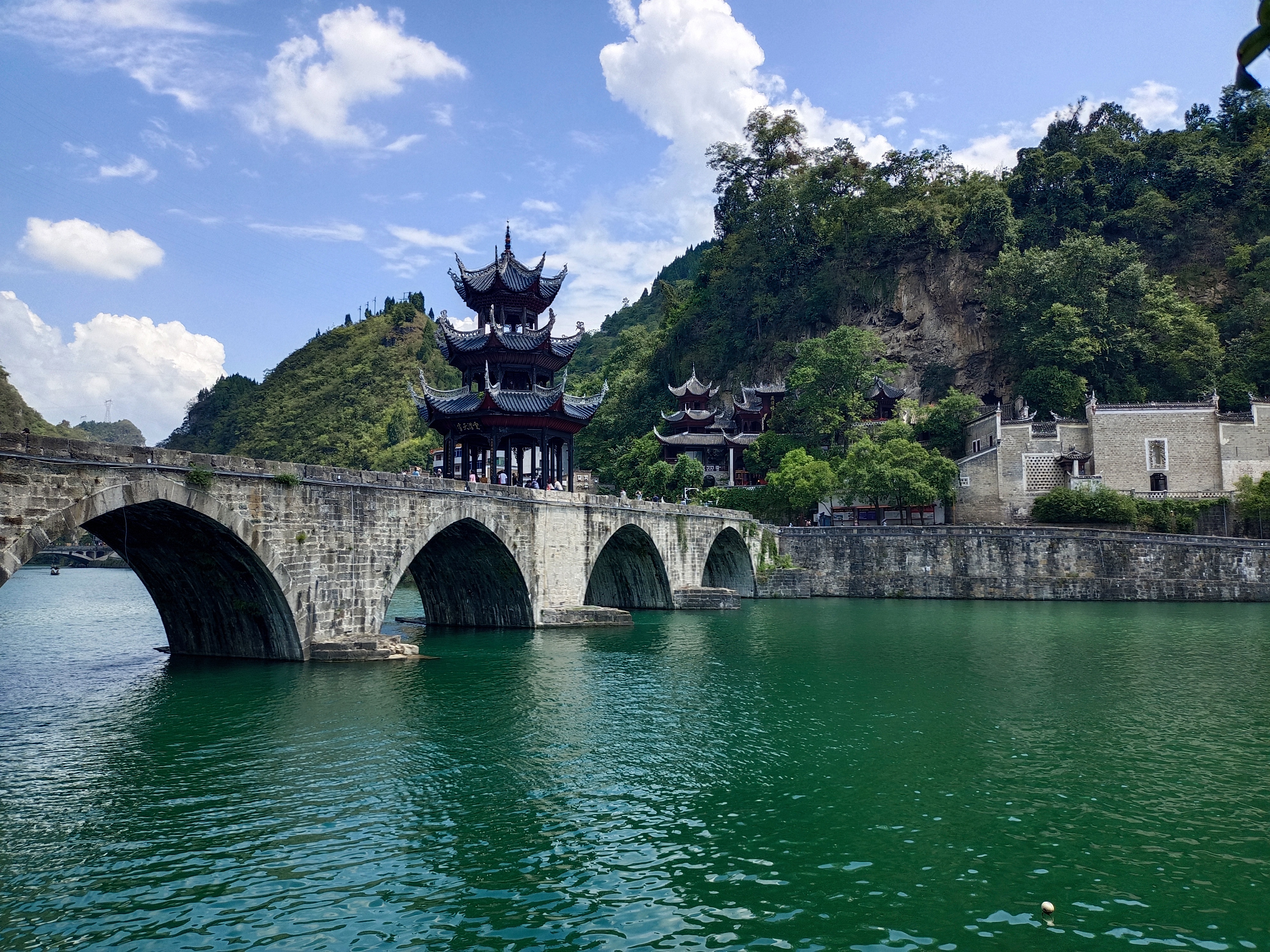 石嘴山本地生活与旅游指南
