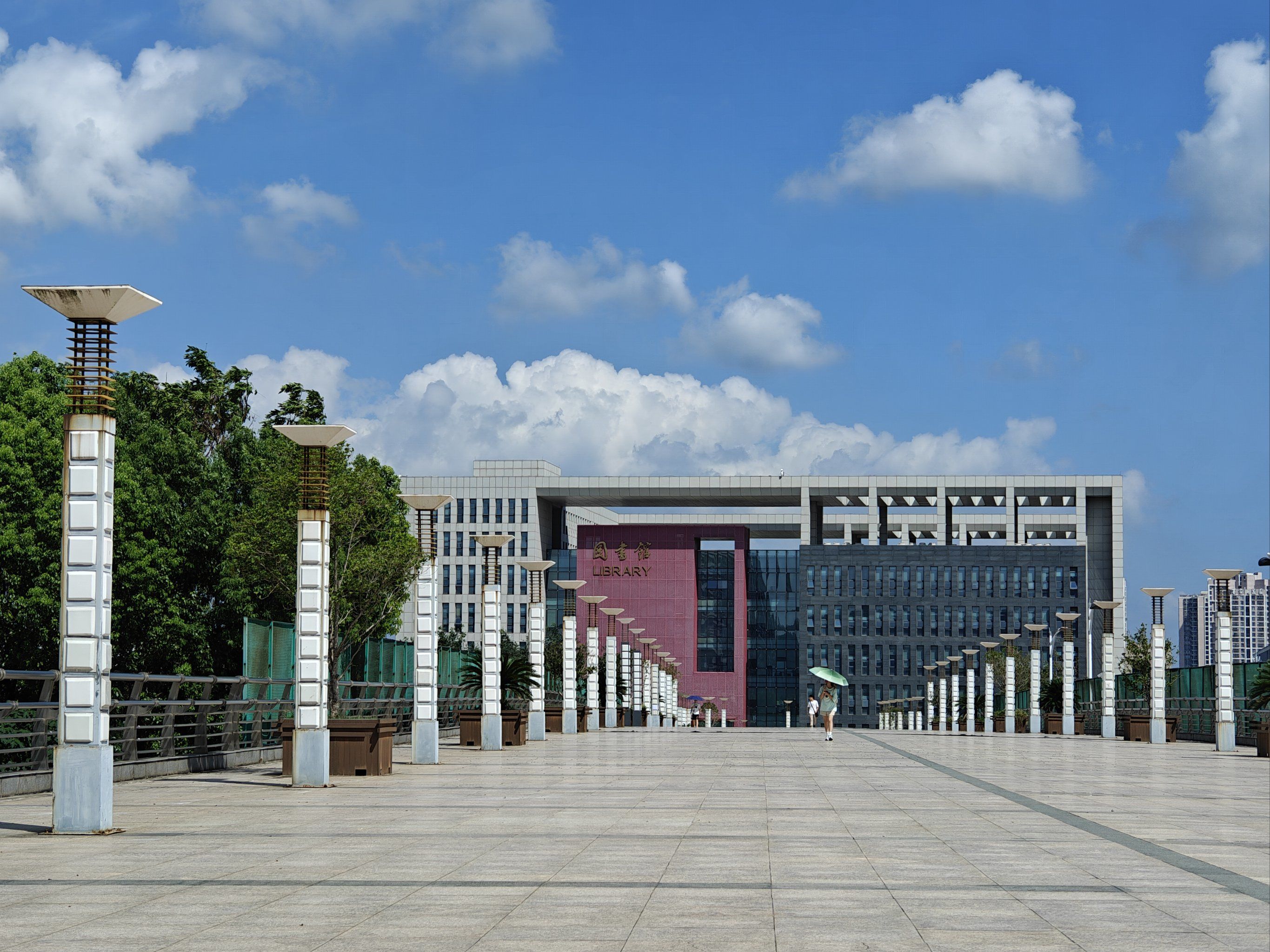 关于吉林大学的校区位置和特色介绍及相关问题解答