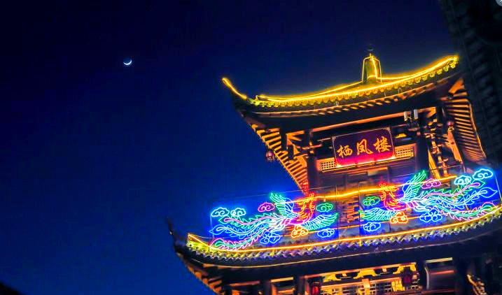 栖凤楼：揭秘江南最神秘古楼的建筑密码与传奇往事