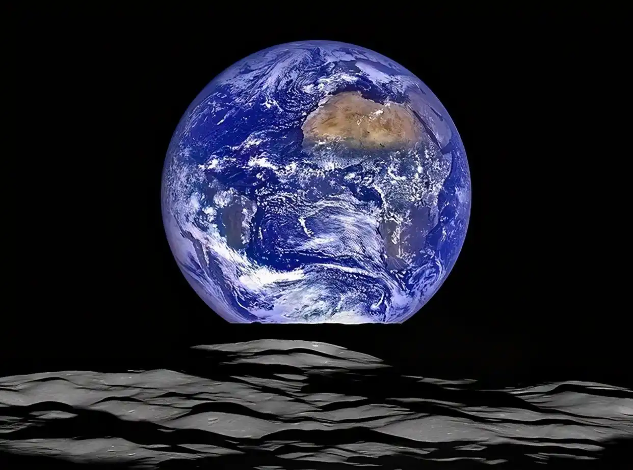 为什么地球上能看到星星，而月球上却是一片漆黑？