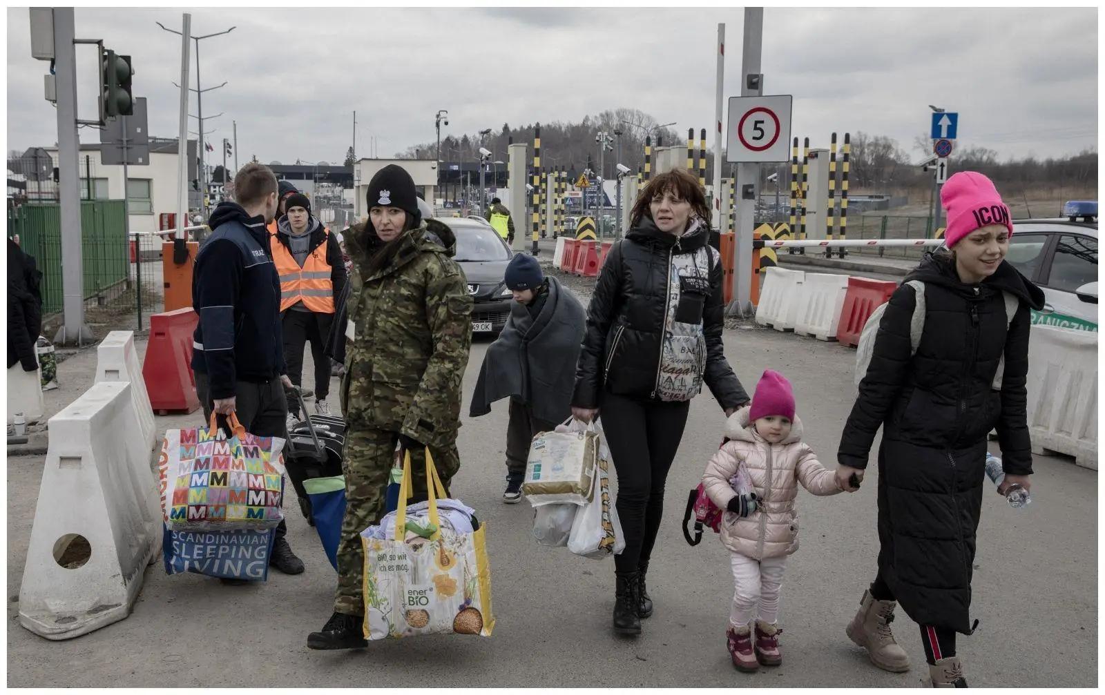 凌晨两点的神秘来电：城市烟花黑市生存调查报告