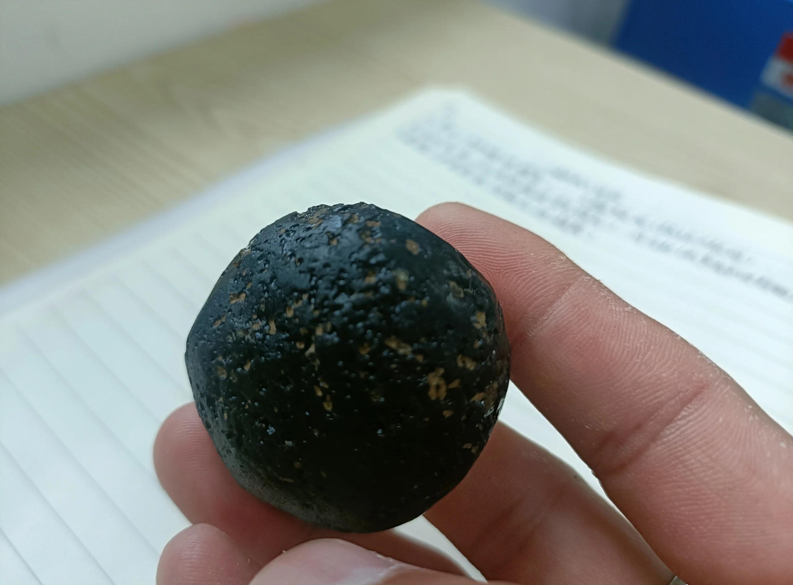 陨石中发现微生物 生命起源来自太空吗