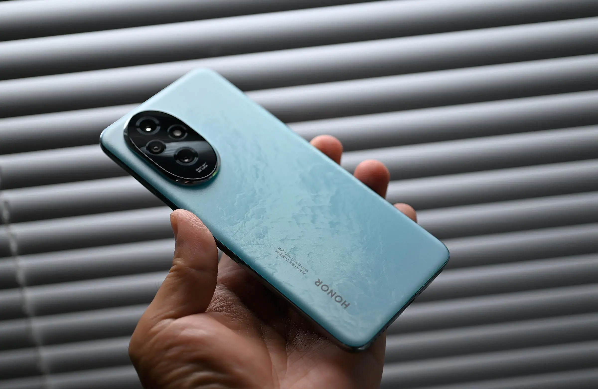 郑州大学快餐200元一次贵吗_揭秘高价校园餐饮的生存逻辑