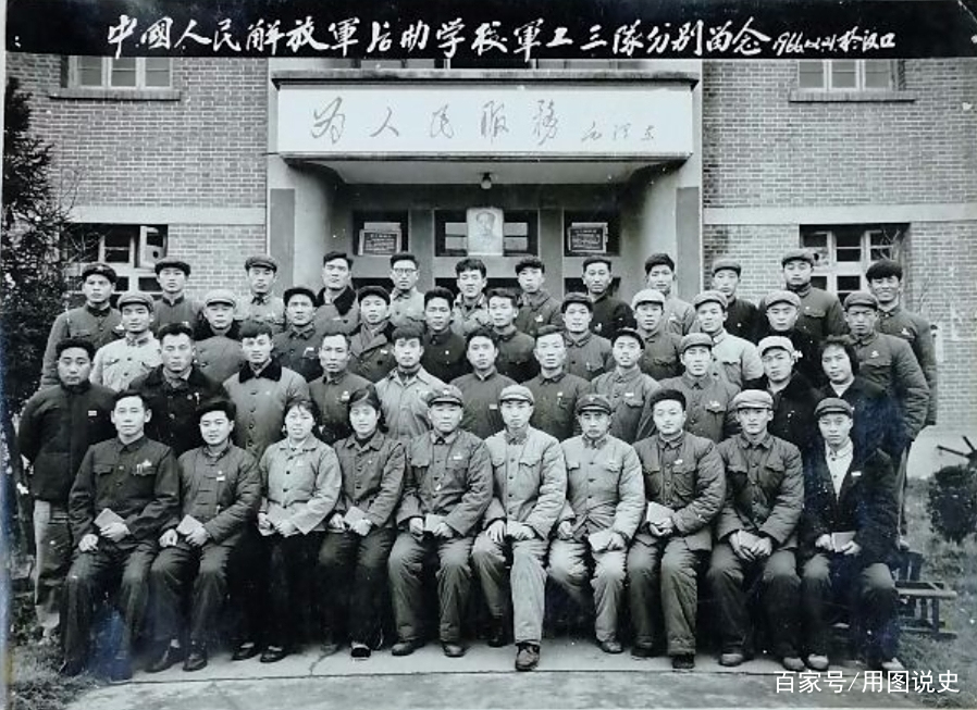 大革命期间的政治为什么停滞了,而且更缺乏政治生活了...