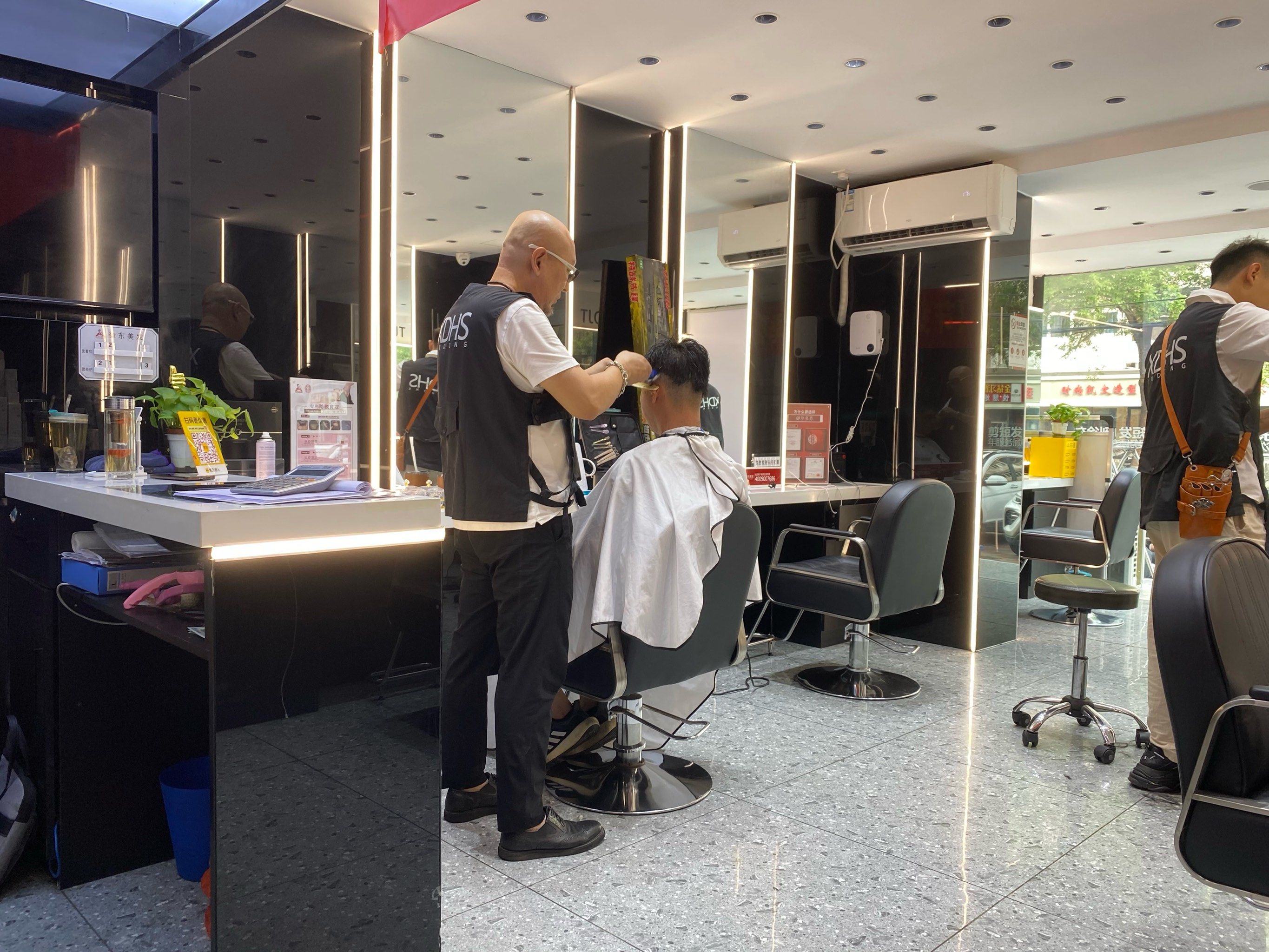 理发店包小姐靠谱吗？揭秘3大避坑指南省50%费用