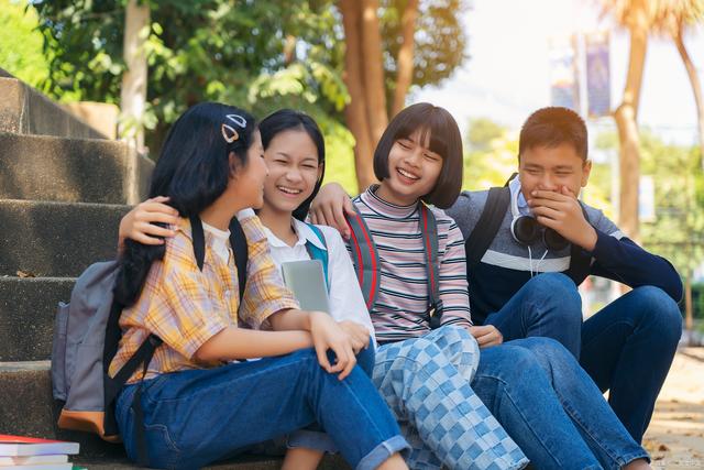 大学搞好同学关系重要还是学习更重要？