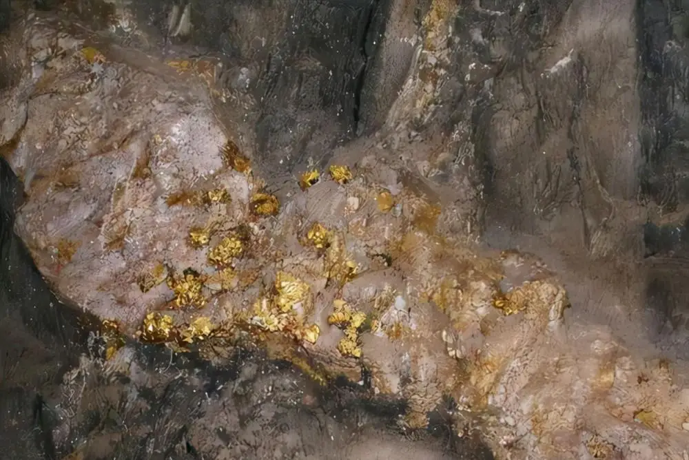 河南一地发现特大型金矿，初估储量31.5吨，价值多...
