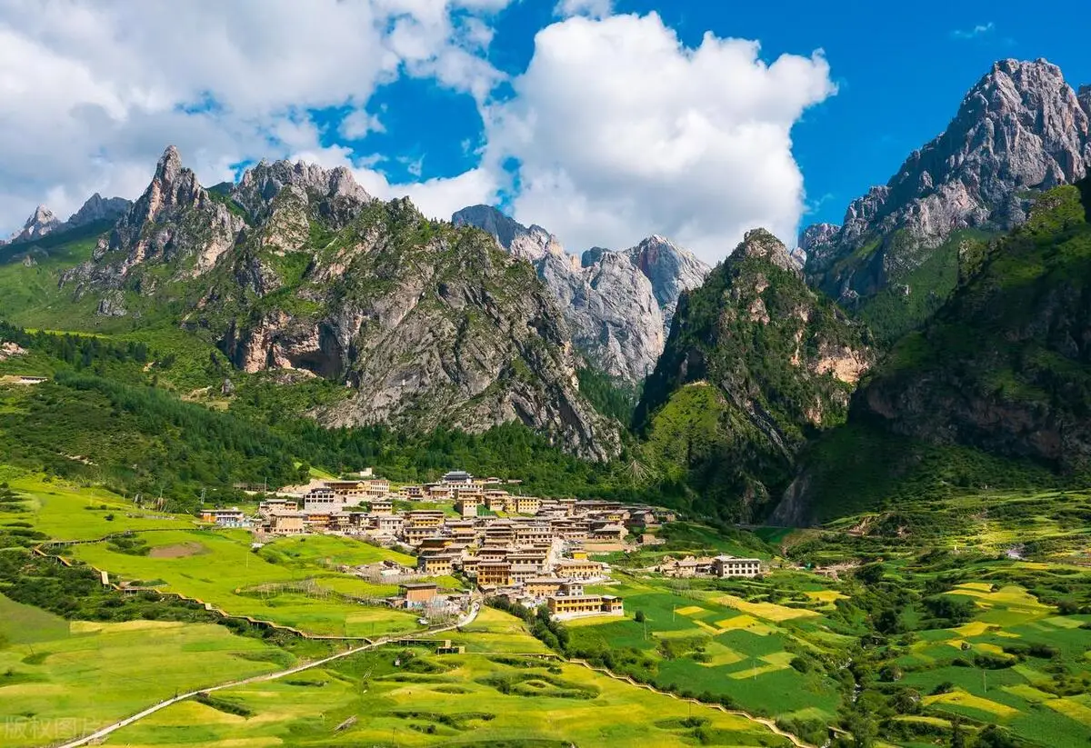 伊春火车站美食与交通指南