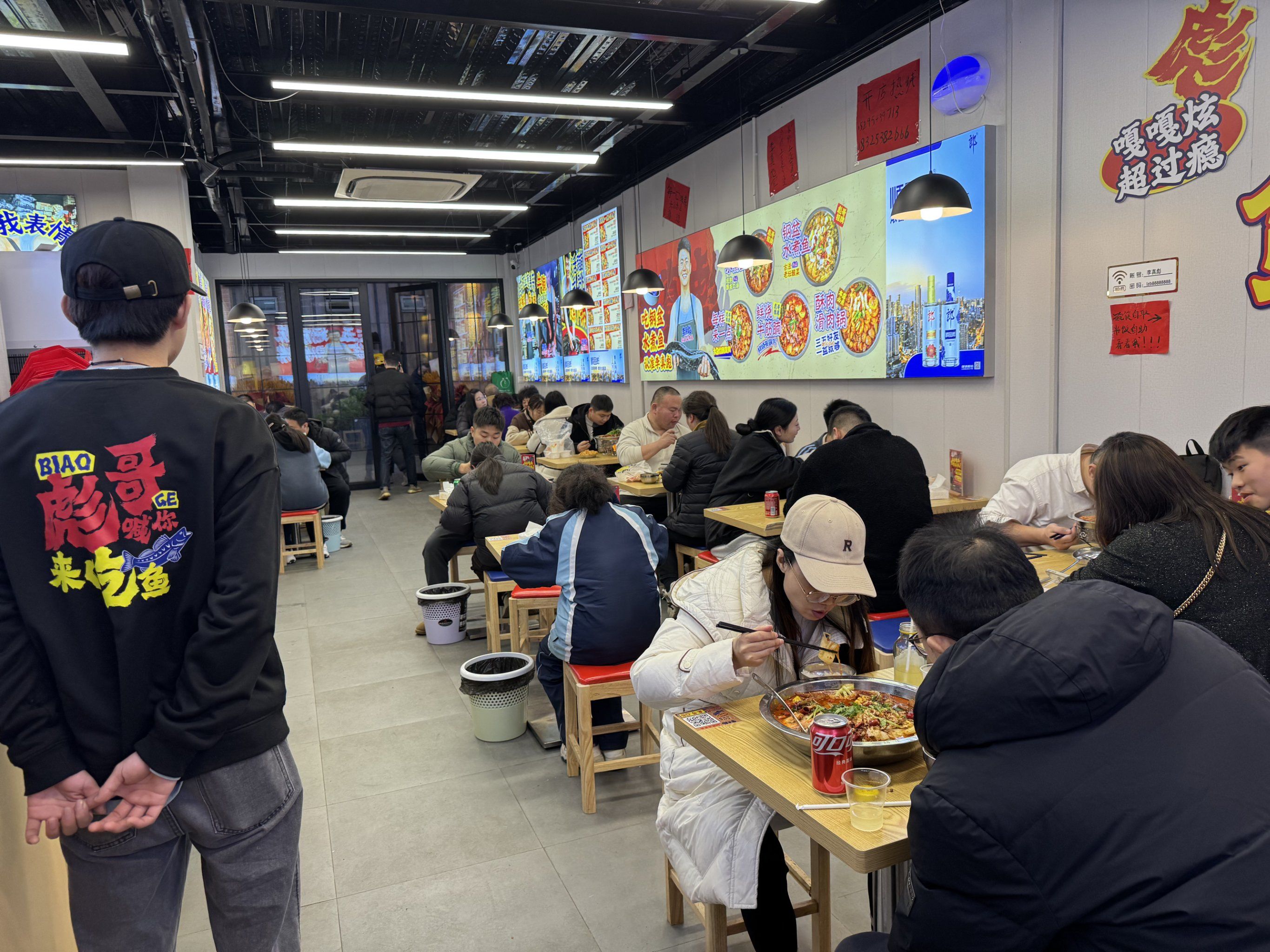 同城空降快餐品茶服务全解析：效率与文化的现代碰撞